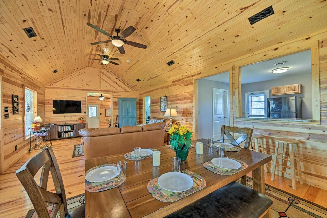הוילה Breathtaking Elkin Getaway With Vineyard Views! מראה חיצוני תמונה