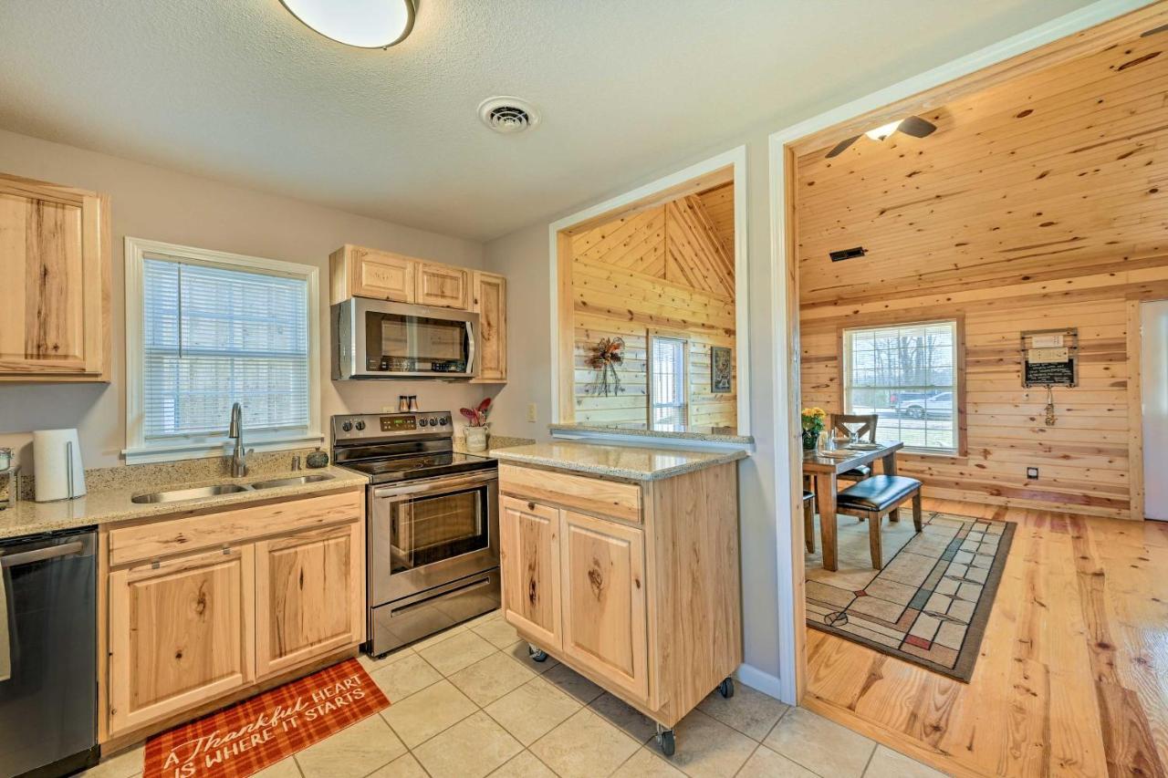 הוילה Breathtaking Elkin Getaway With Vineyard Views! מראה חיצוני תמונה