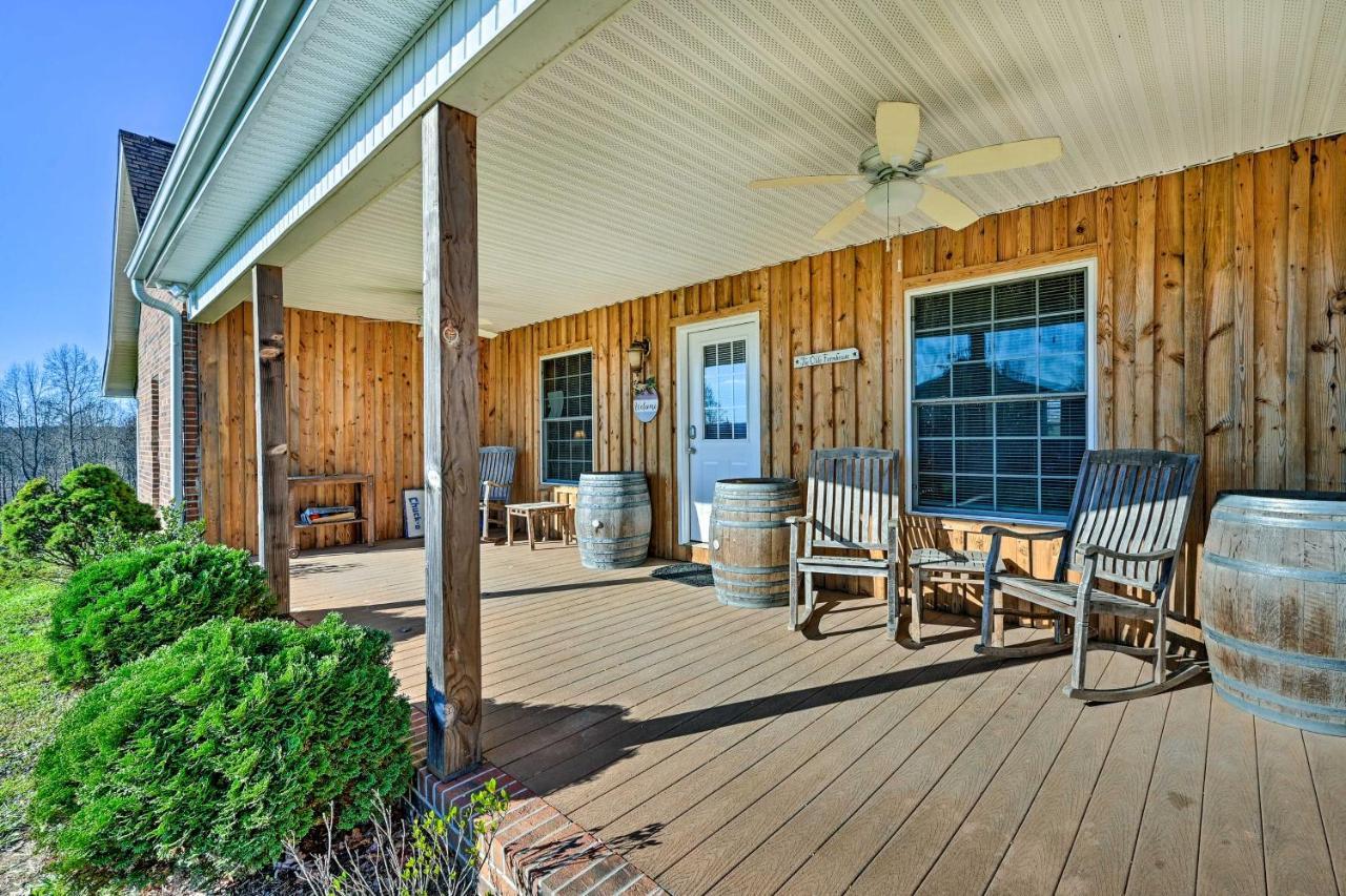 הוילה Breathtaking Elkin Getaway With Vineyard Views! מראה חיצוני תמונה