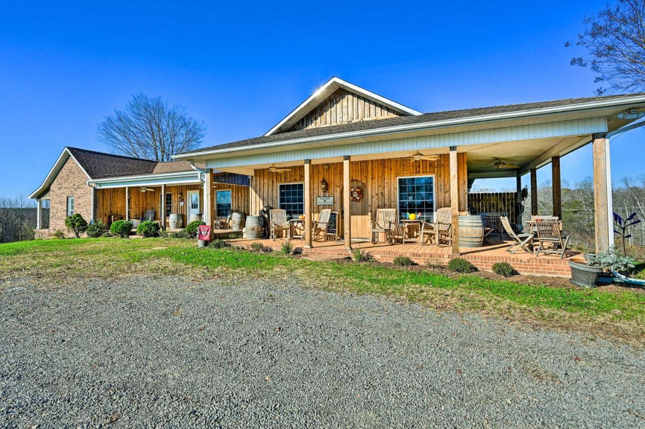 הוילה Breathtaking Elkin Getaway With Vineyard Views! מראה חיצוני תמונה
