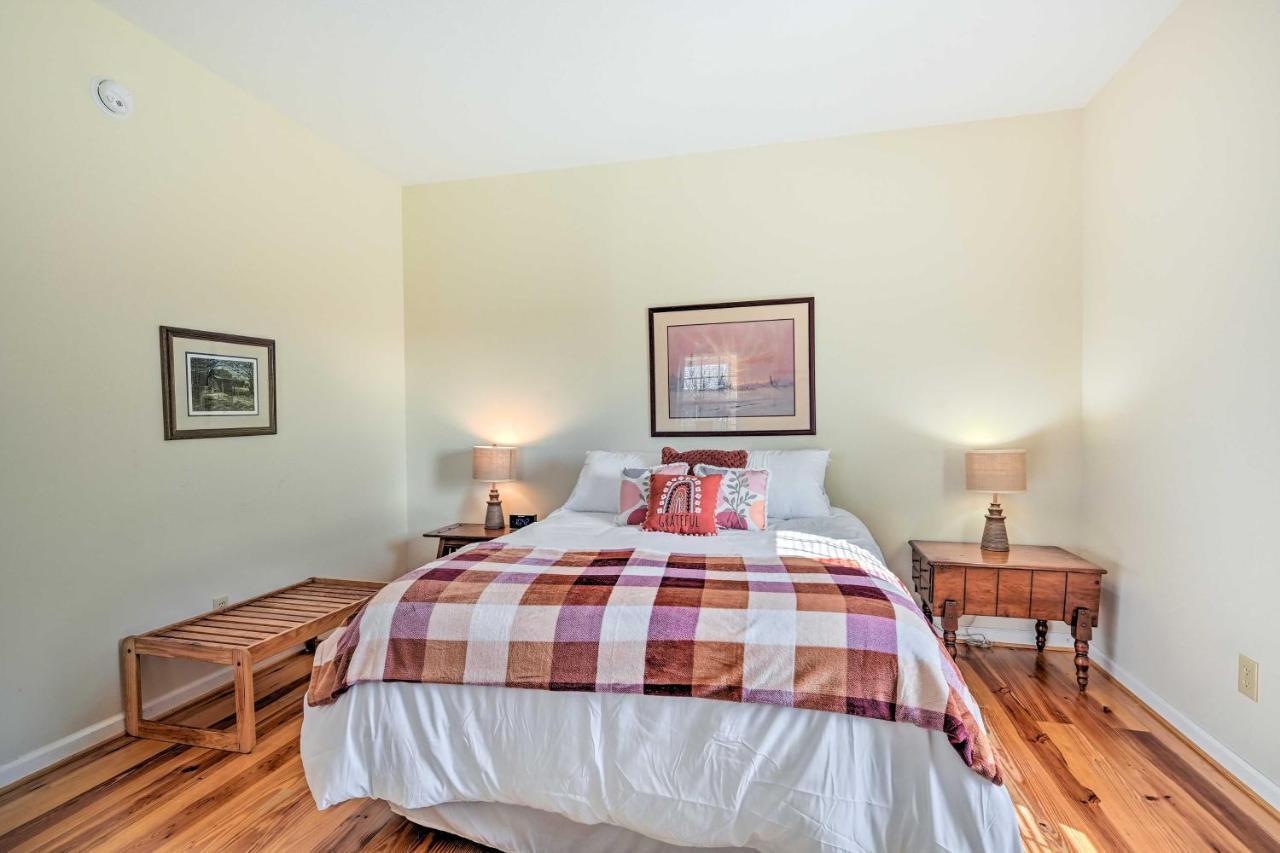 הוילה Breathtaking Elkin Getaway With Vineyard Views! מראה חיצוני תמונה