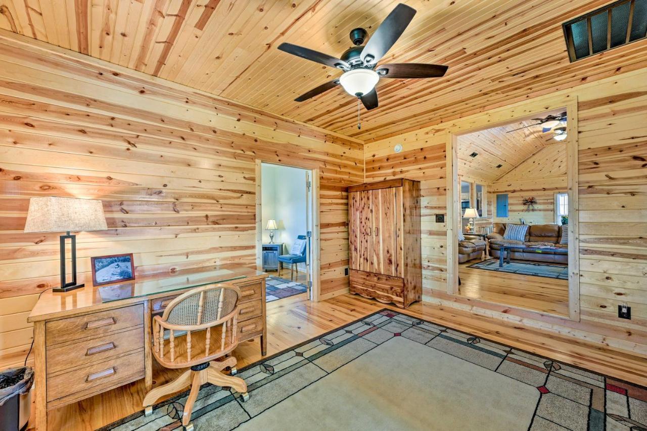 הוילה Breathtaking Elkin Getaway With Vineyard Views! מראה חיצוני תמונה