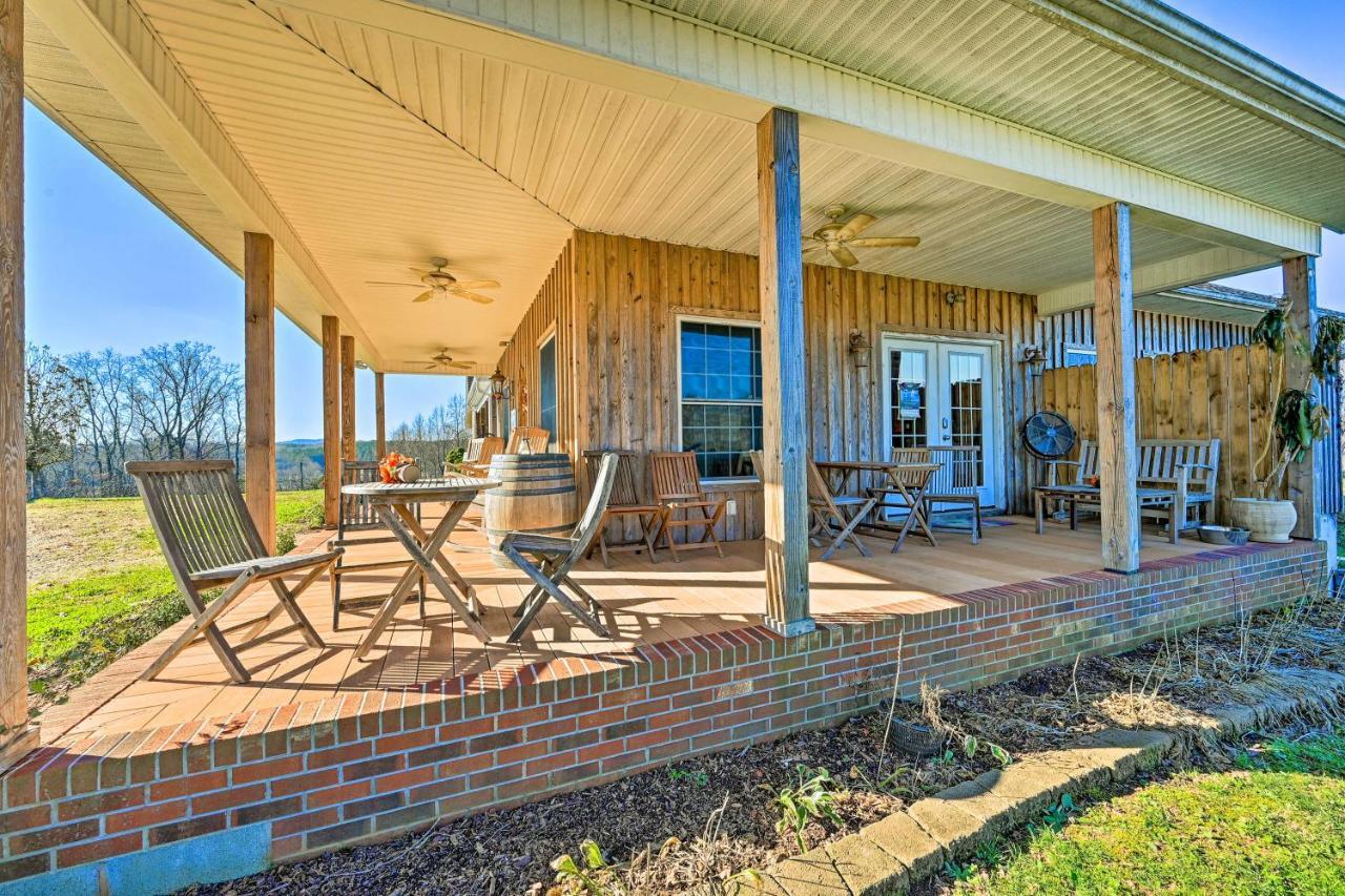 הוילה Breathtaking Elkin Getaway With Vineyard Views! מראה חיצוני תמונה